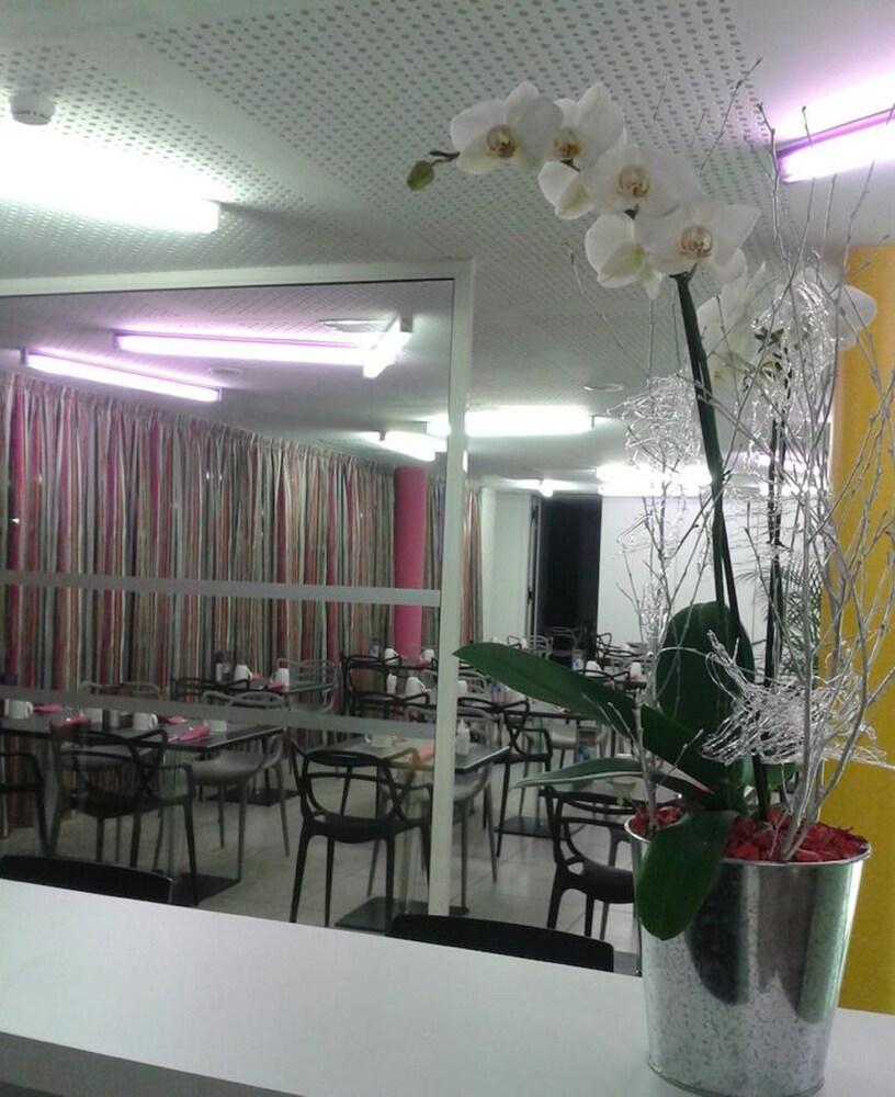 Nex Hotel Tarbes Eksteriør bilde